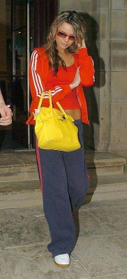 Girls_Aloud_In_Manchester_Leaving_Hotel_19200505_74.jpg