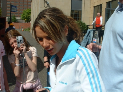 Girls_Aloud_leaving_hotel_160505_10.jpg