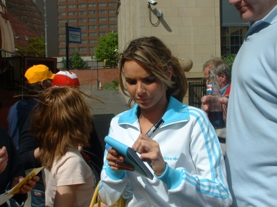 Girls_Aloud_leaving_hotel_160505_13.jpg