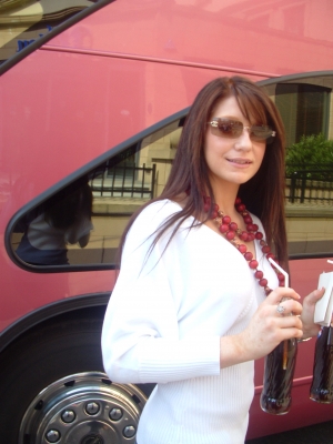 Girls_Aloud_leaving_hotel_160505_14.jpg