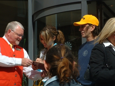 Girls_Aloud_leaving_hotel_160505_6.jpg
