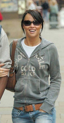 Kimberley_Walsh_Shopping_In_Manchester_180505_7.jpg