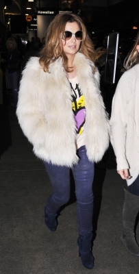 Cheryl_arriving_at_LAX_28_11_11_15.jpg