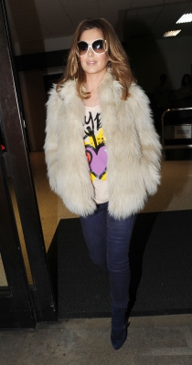 Cheryl_arriving_at_LAX_28_11_11_23.jpg