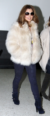 Cheryl_arriving_at_LAX_28_11_11_33.jpg