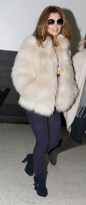 Cheryl_arriving_at_LAX_28_11_11_34.jpg