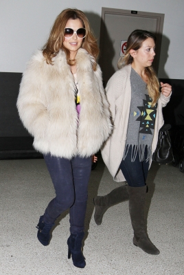 Cheryl_arriving_at_LAX_28_11_11_35.jpg