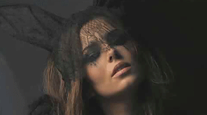 Glamour_2010_13.gif
