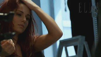Elle_2009_22.gif
