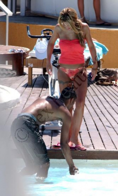 Cheryl___Ashley_In_Marbella2C_Spain_19_06_05_283029.jpg