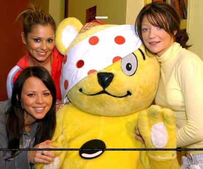 Cheryl_Kimberley_and_Nicola_at_Chequers_Aberdare_081104_2.jpg
