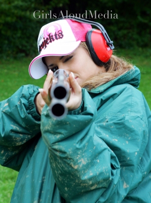 Girls_Aloud_-_Outdoor_Activites_CDUK_Dorset_061104_11.jpg