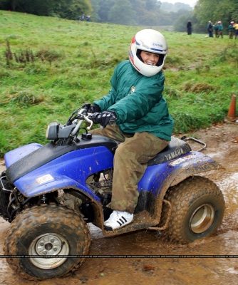 Girls_Aloud_-_Outdoor_Activites_CDUK_Dorset_061104_25.jpg