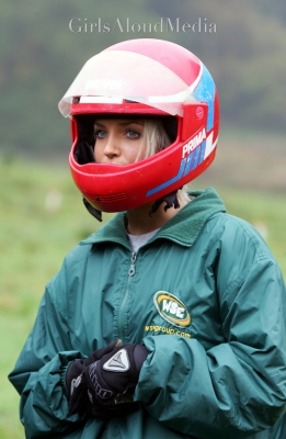 Girls_Aloud_-_Outdoor_Activites_CDUK_Dorset_061104_33.jpg
