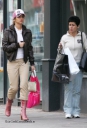 Cheryl_Tweedy_out_shopping_with_her_mum_01_03_05_28129.jpg