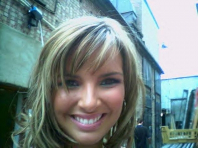 Girls_Aloud_backstage_at_CDUK_280804_5.jpg