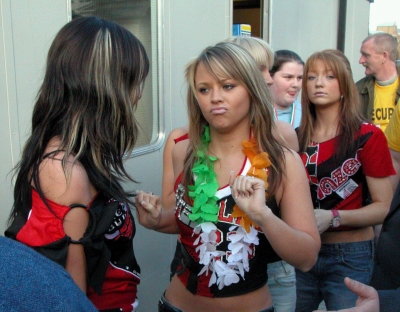 Girls_Aloud_before_the_live_gig_outside_Belfast_city_hall_170304_10.jpg