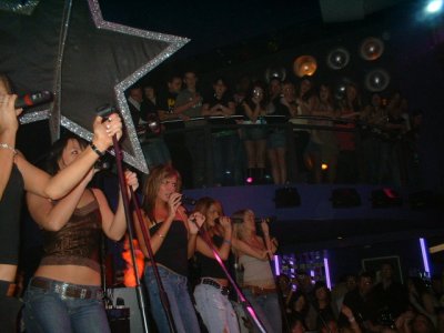 Girls_Aloud_performing_at_Creation2C_Cardiff_19_12_04_286729.jpg
