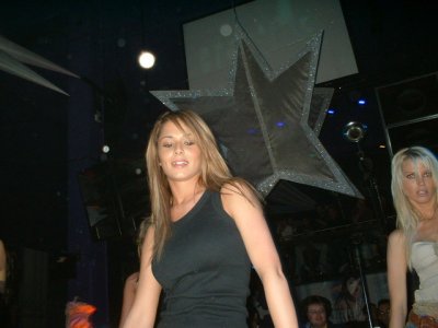 Girls_Aloud_performing_at_Creation2C_Cardiff_19_12_04_287029.jpg