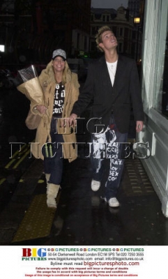 Sarah_Shopping_With_Mikey_Green_171103_3.jpg