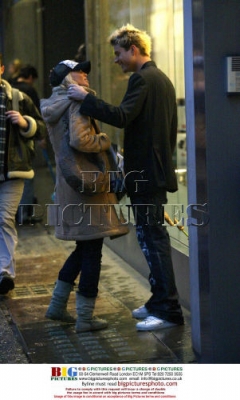 Sarah_Shopping_With_Mikey_Green_171103_5.jpg