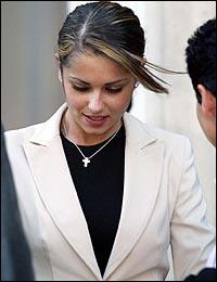 Cheryl_arrives_at_Kingston_Crown_Court_091003_4.jpg