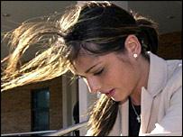 Cheryl_arrives_at_Kingston_Crown_Court_091003_5.jpg