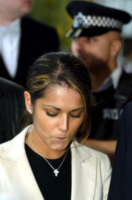 Cheryl_arrives_at_Kingston_Crown_Court_091003_17.jpg