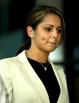 Cheryl_arrives_at_Kingston_Crown_Court_091003_18.jpg