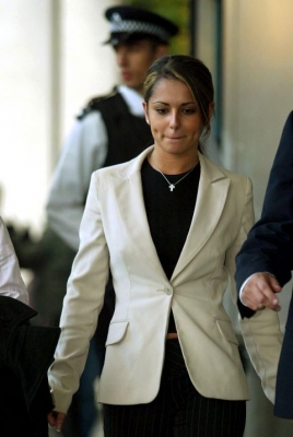 Cheryl_arrives_at_Kingston_Crown_Court_091003_19.jpg