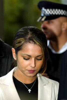 Cheryl_arrives_at_Kingston_Crown_Court_091003_21.jpg