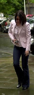 Cheryl_Tweedy_arrives_leaving_Guildford_magistrates_court_041103_16.jpg