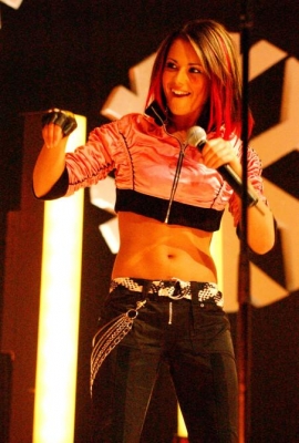 Girls_Aloud_perform_on_Top_of_the_Pops_181203_9.jpg