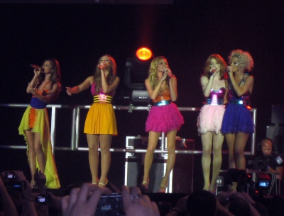 Tangled_Up_Tour_2008_-_London_O22C_17_05_08_282929.jpg