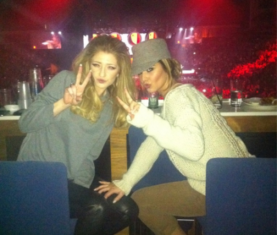 Cheryl_and_Nicola_enjoy_the_VIP_treatment_at_Rihanna27s_last_show.png