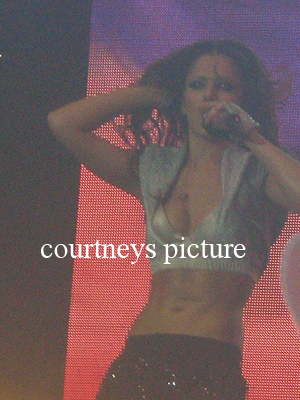 Out_Of_Control_Tour_London_24_05_09_282729.png