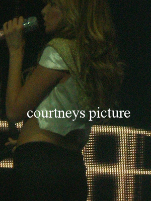 Out_Of_Control_Tour_London_24_05_09_283329.png