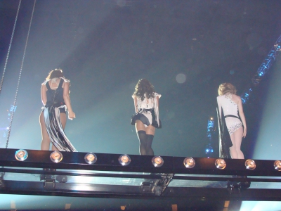 Out_Of_Control_Tour_2009_-_London_24_05_09_2811529.jpg