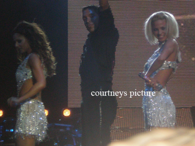 Out_Of_Control_Tour_London_24_05_09_28529.png
