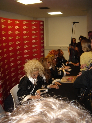 Tangled_Up_Tour_2008_-_Meet___Greet_at_O2_28129.jpg
