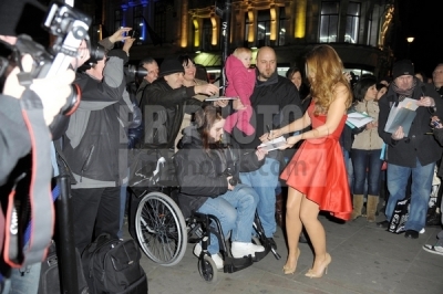 Kimberley_Walsh_arriving_at_the_Whatsonstage_com_Awards_19_02_12_281529.jpg