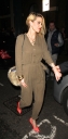 Sarah_and_Kimberley_leaving_Shrek_the_Musical_27_01_12_28529.jpg