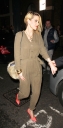 Sarah_and_Kimberley_leaving_Shrek_the_Musical_27_01_12_288929.jpg