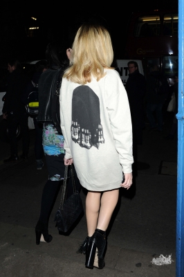 Nicola_Roberts_arriving_at_the_KTZ_fashion_show_21_02_12_28929.jpg