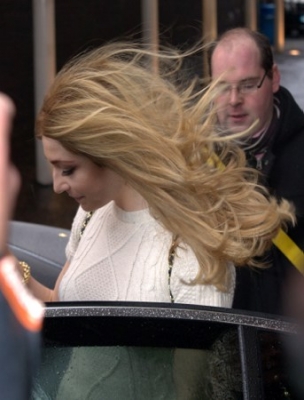 Nicola_Roberts_leaving_the_ITV_studios_03_01_12_28629.jpg