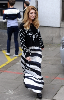 Nicola_Roberts_leaving_the_ITV_studios_11_01_12_281829.jpg