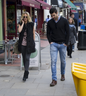 Sarah___Steve_Jones_leaving_her_house_in_Primrose_08_03_12_281129.jpg