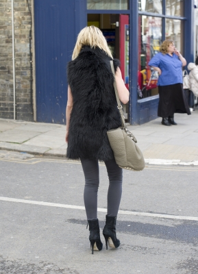Sarah___Steve_Jones_leaving_her_house_in_Primrose_08_03_12_281629.jpg