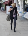 Sarah___Steve_Jones_leaving_her_house_in_Primrose_08_03_12_281529.jpg
