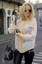 Sarah_Harding_arriving_at_the_Ivy_restaurant_02_02_12_281029.jpg